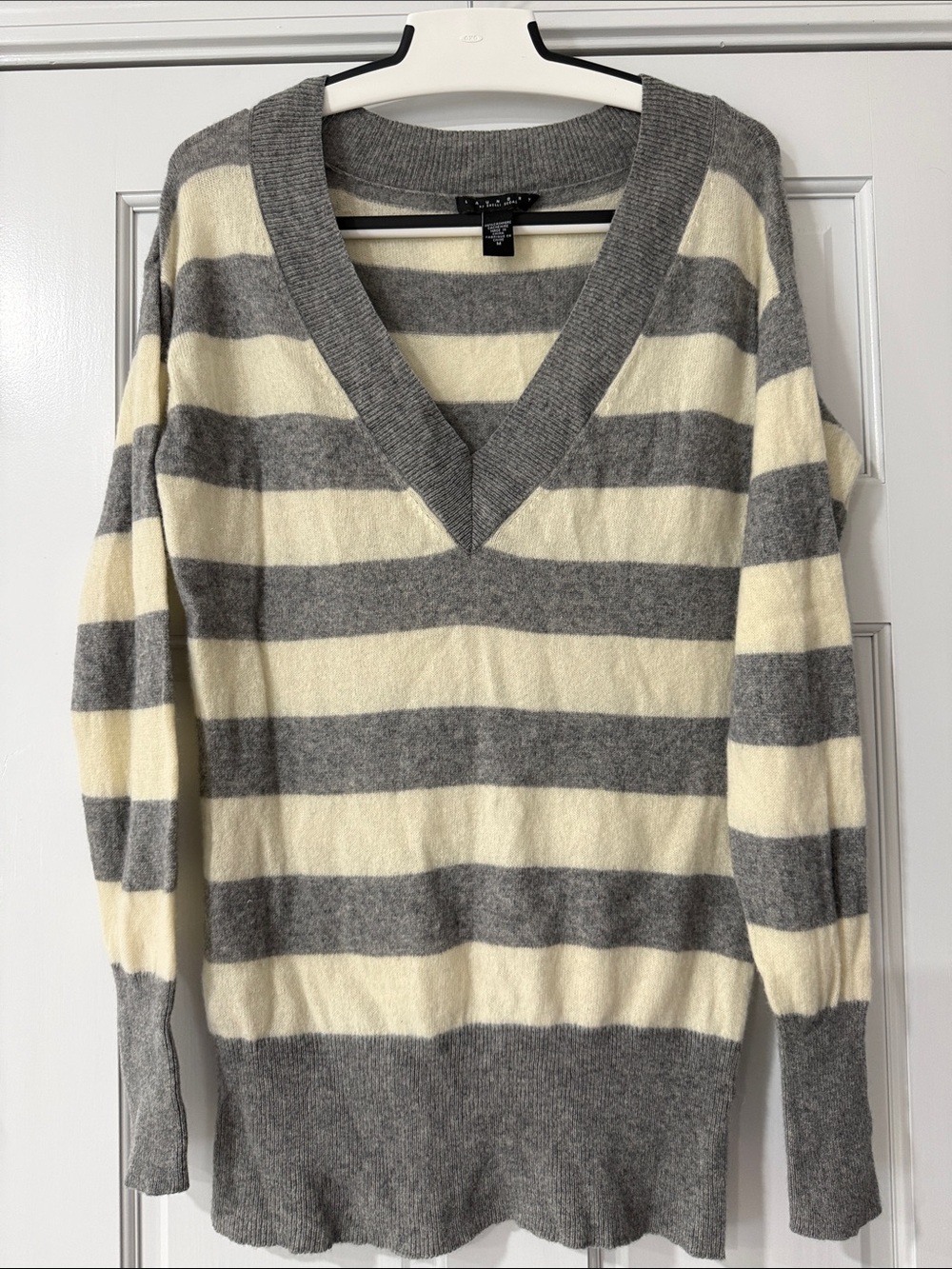 LAUNDRY BY SHELLI SEGAL 100% CASHMERE STRIPED V- NECK SWEATER WOMAN SIZE M